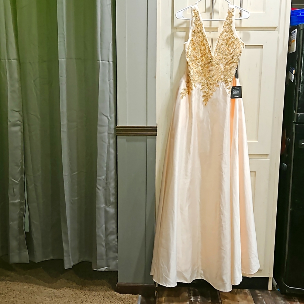 Lrg Cream gown with gold design